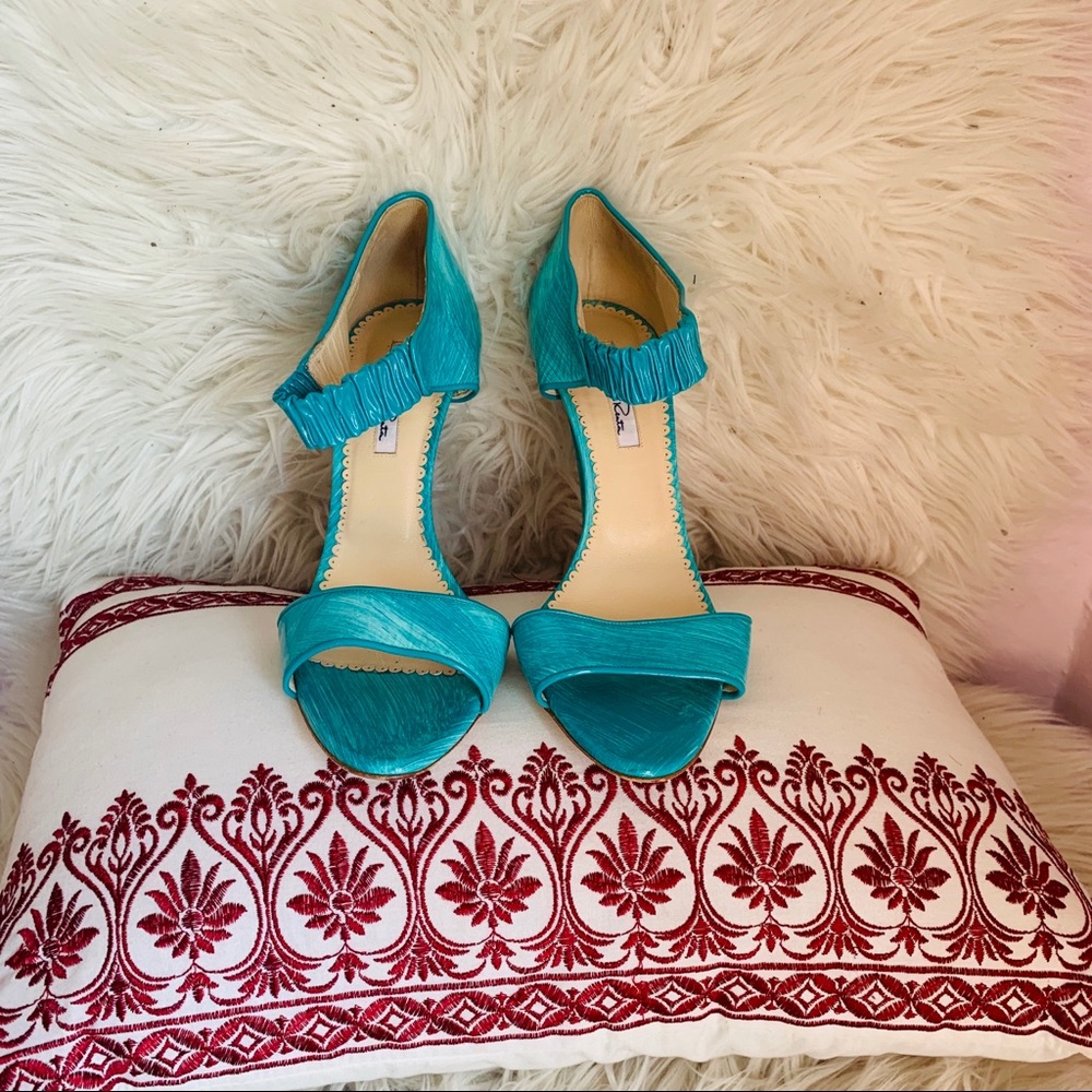 Oscar de La Renta Turquoise Patent Leather👠